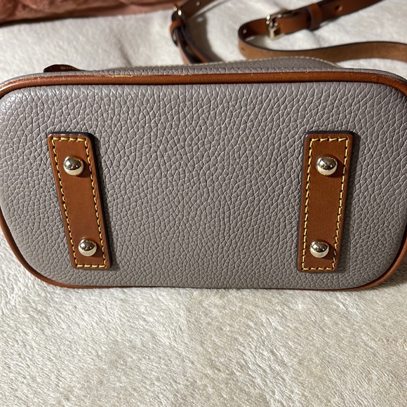 NWT Domed Crossbody Elephant Grey Crossbody Bag. - Picture 4 of 8